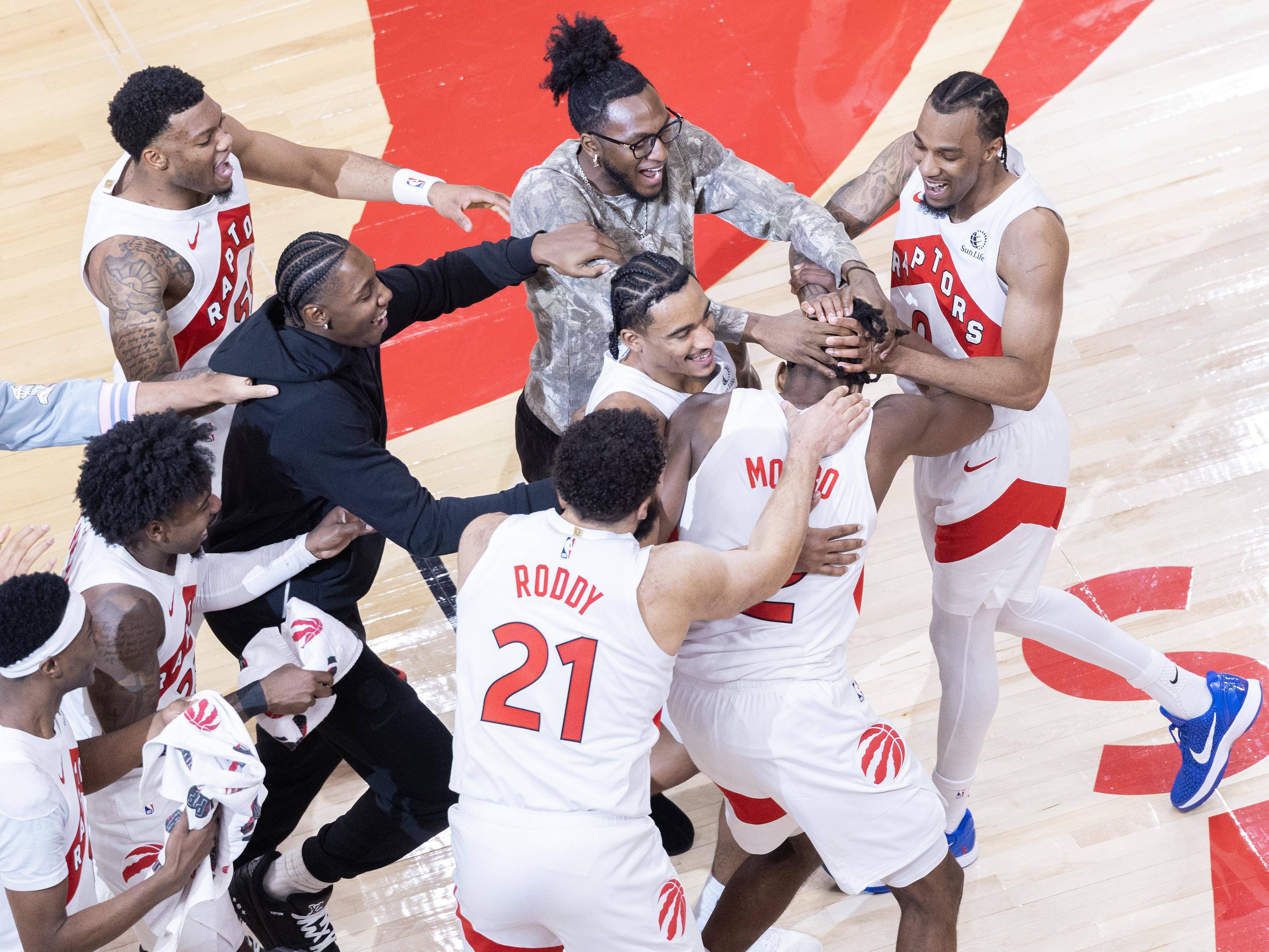 雷火竞技- 冲刺阶段体能课后，圣安东尼奥马刺刷新队史纪录备战NBA季后赛，赛场秩序良好，轮换策略成焦点