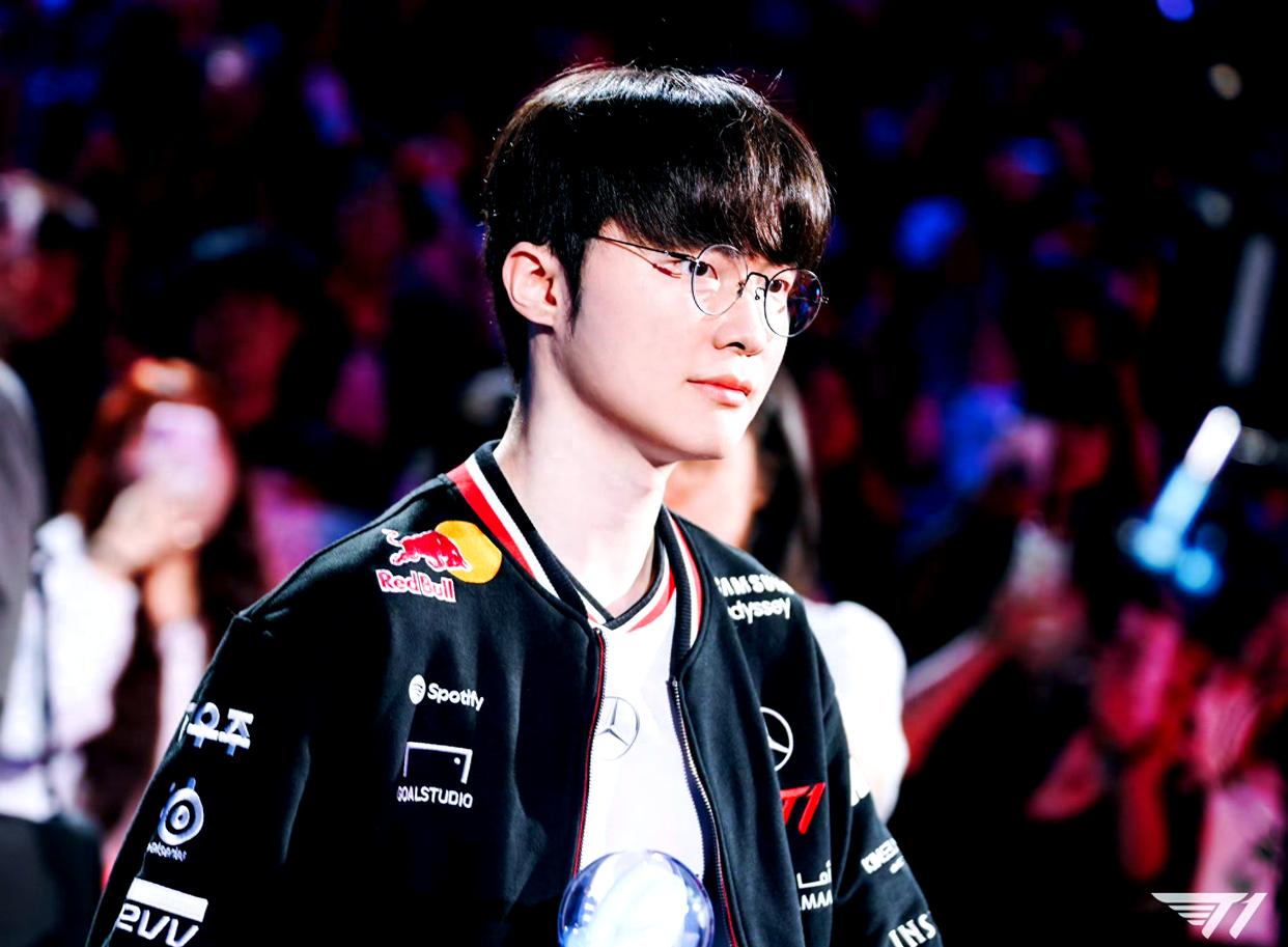 雷火电竞-包含Faker在G2比赛中问鼎冠军，大胜引发热议！的词条